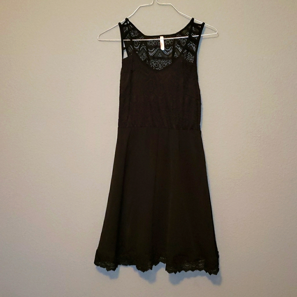 Black Sleeveless Dress
